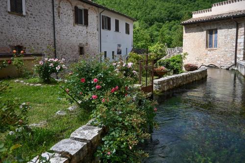 Umbria: Rasiglia-Il Borgo Dei Ruscelli